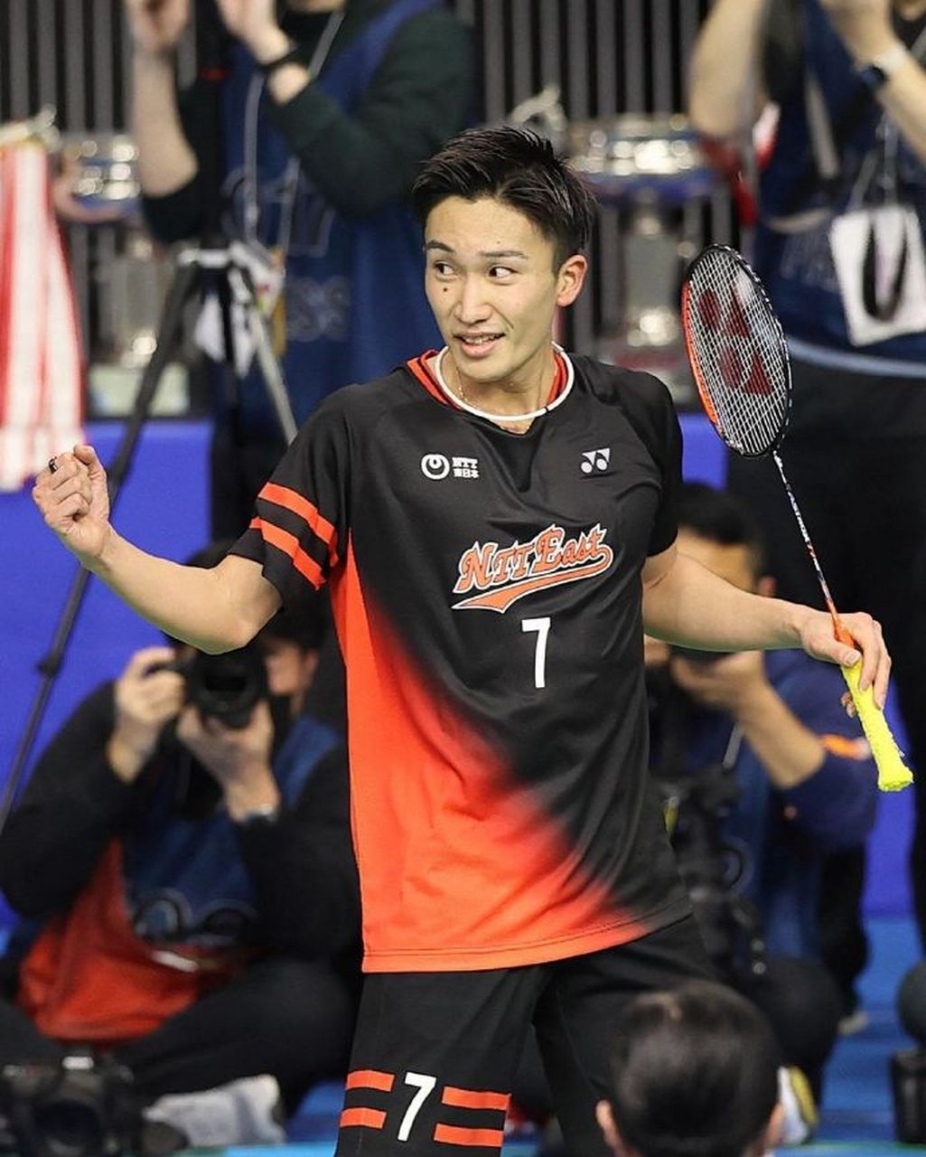 九游娱乐-马来西亚羽毛球队爆冷中国羽毛球队，桃田贤斗高光表现的简单介绍