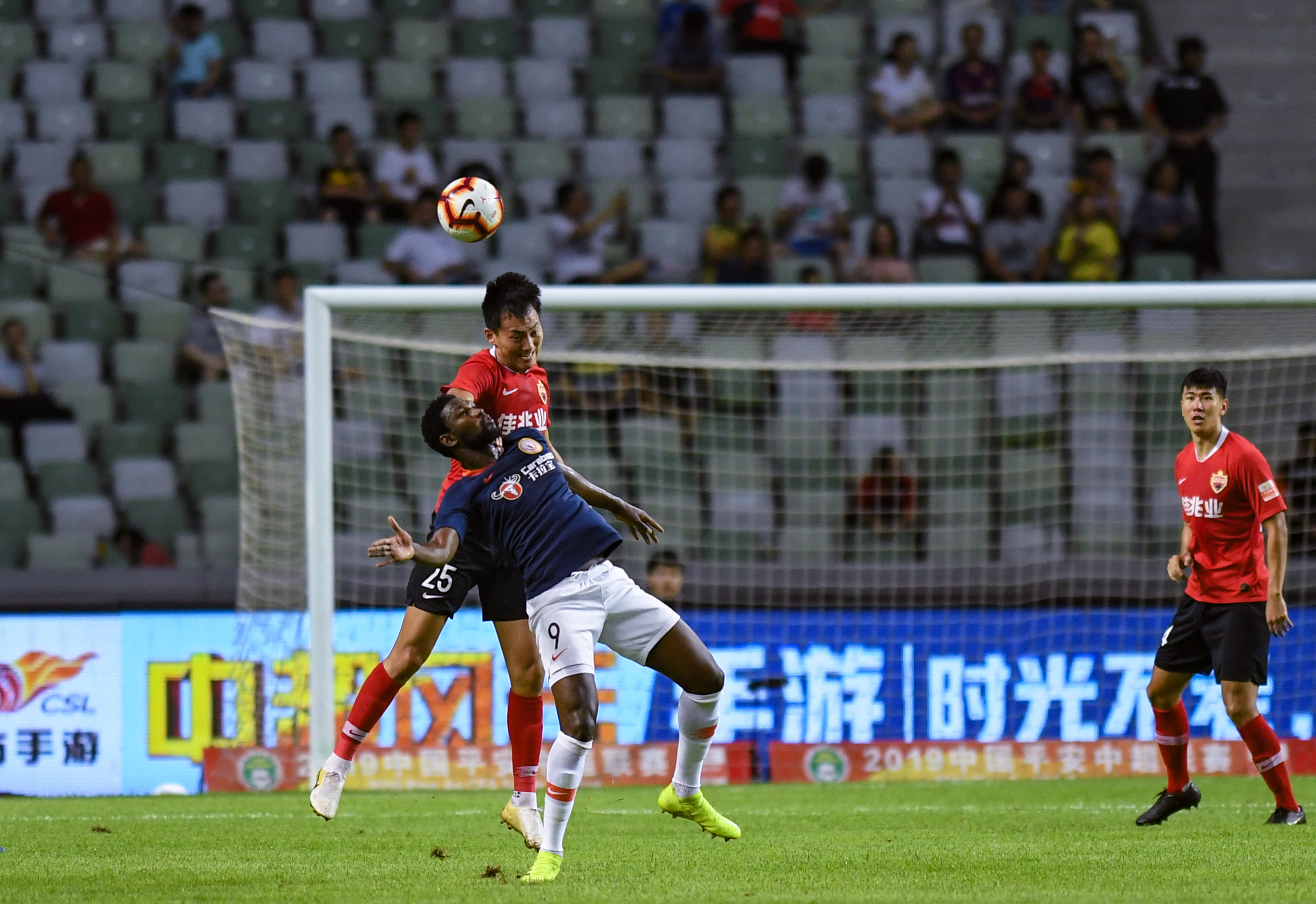 九游中国-深圳佳兆业面临保级压力，球迷共同期待好结果的简单介绍