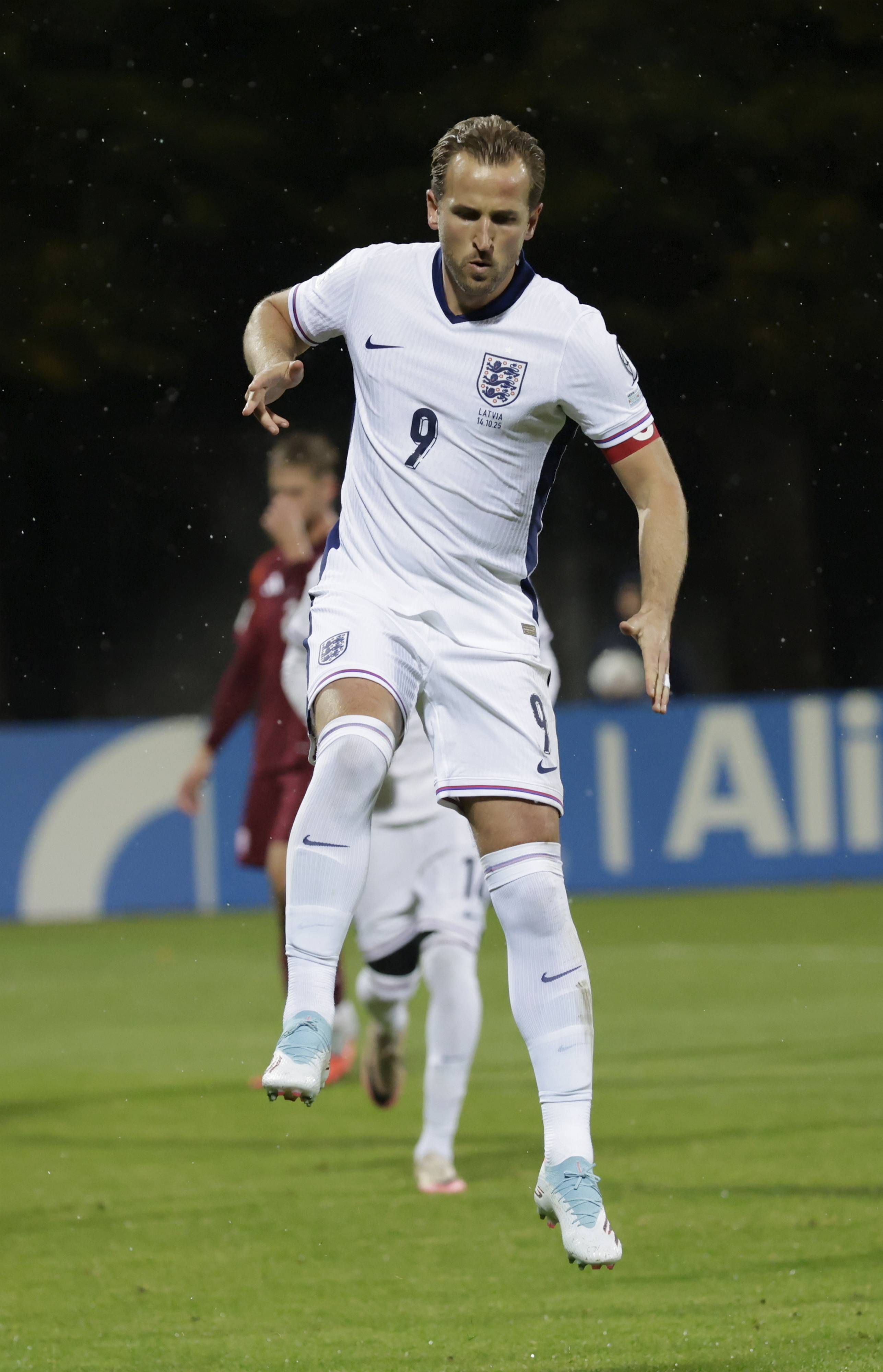 九游app下载-包含英格兰大胜拉脱维亚，球迷欢呼不断的词条