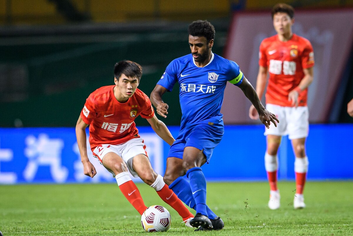 关于轻取塔斯马尼亚队，南悉尼队豪取两连胜的信息