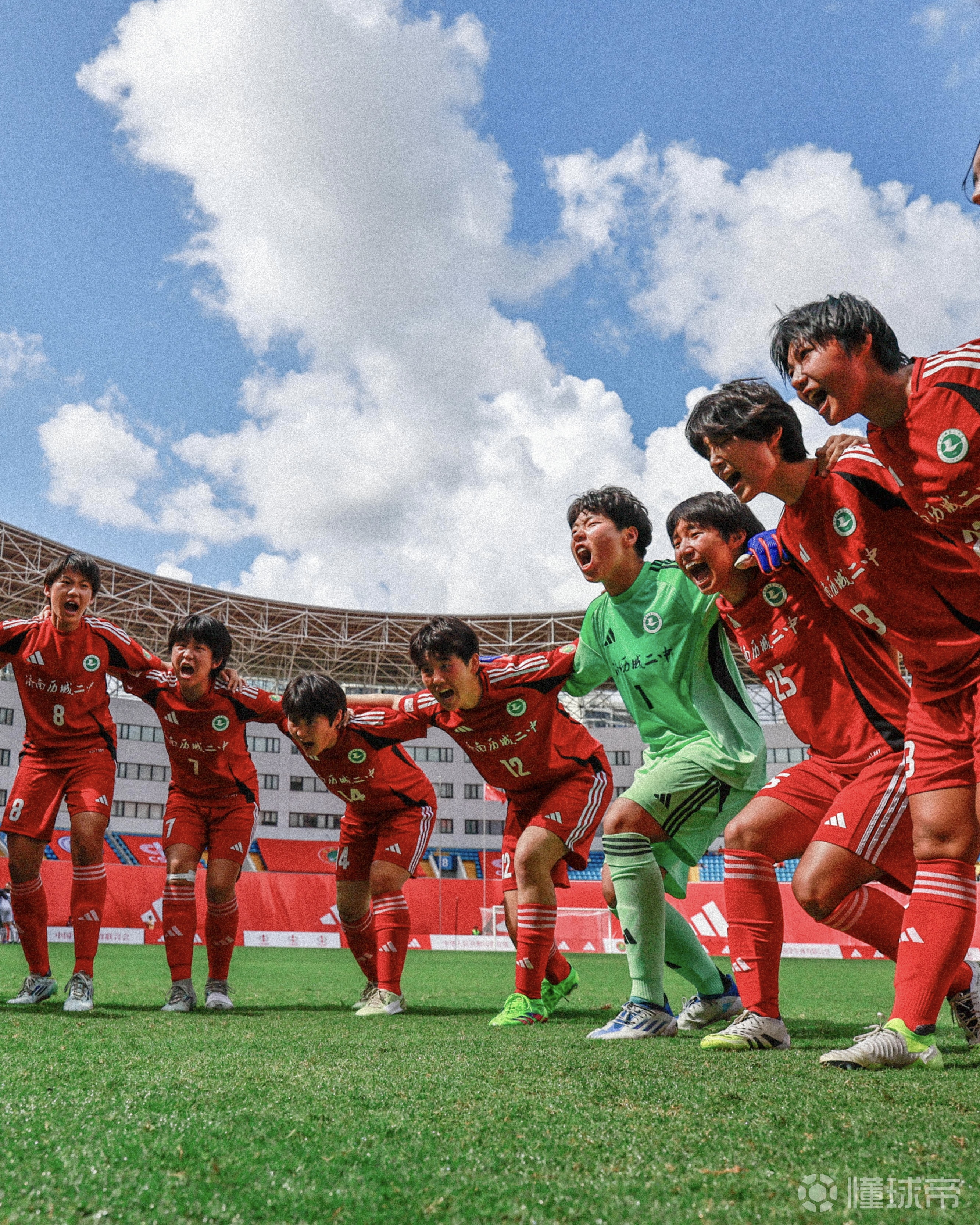 九游娱乐官方网站-国内足球联赛竞争激烈近期上演