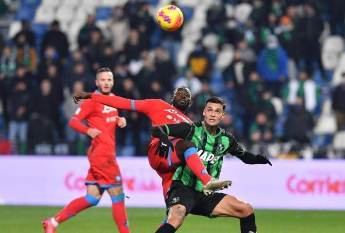 包含萨索洛备战维罗纳，冲击欧战资格的词条