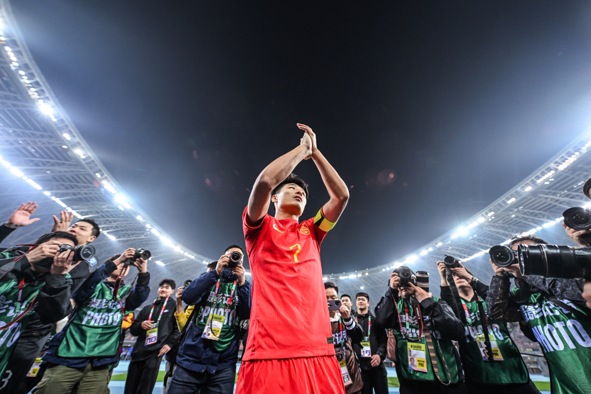 九游娱乐app下载-队员们在赛场上尽展球技，实力抢先