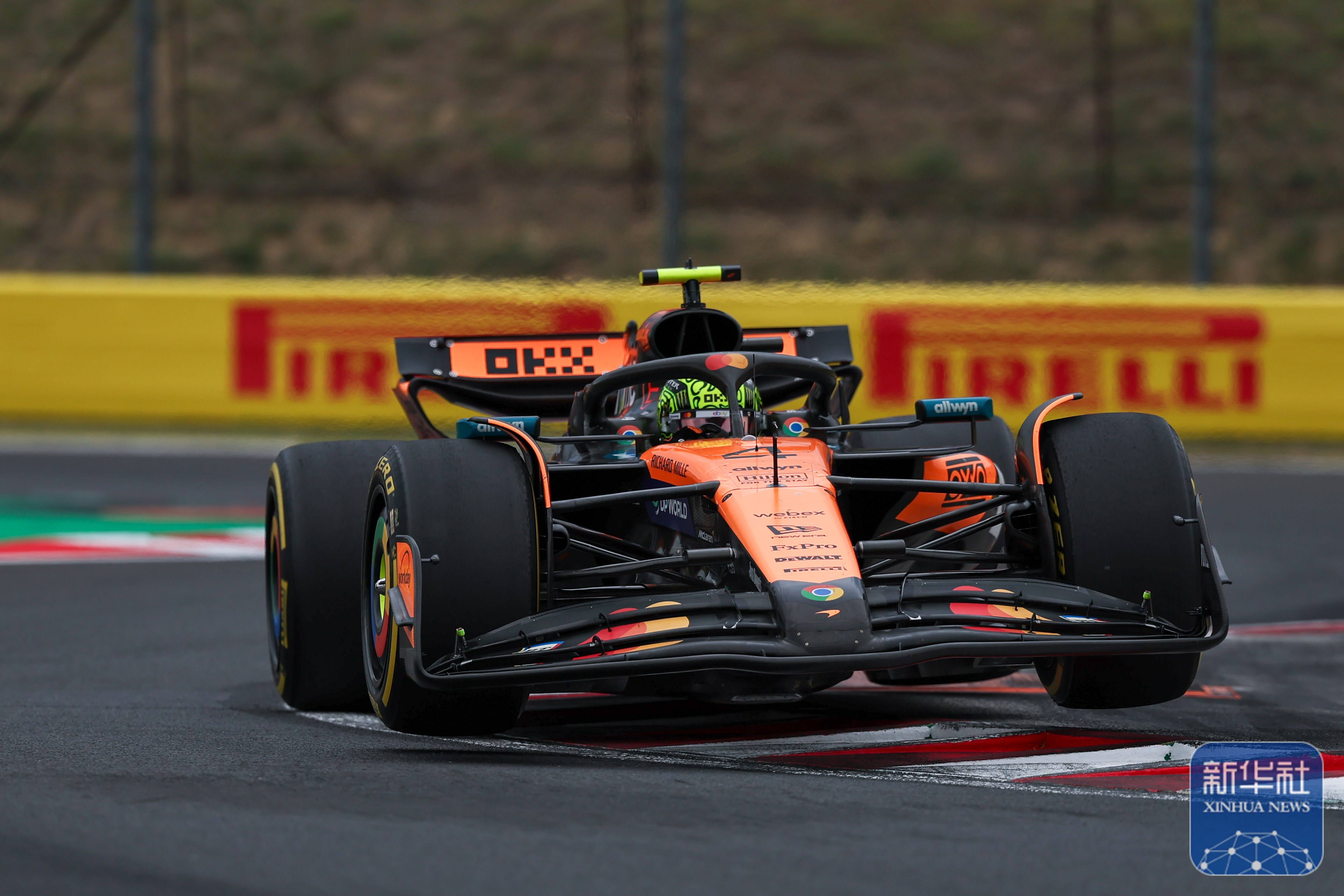 九游app下载-关于迈凯伦轻取红牛车队，塞恩斯带队取胜的信息