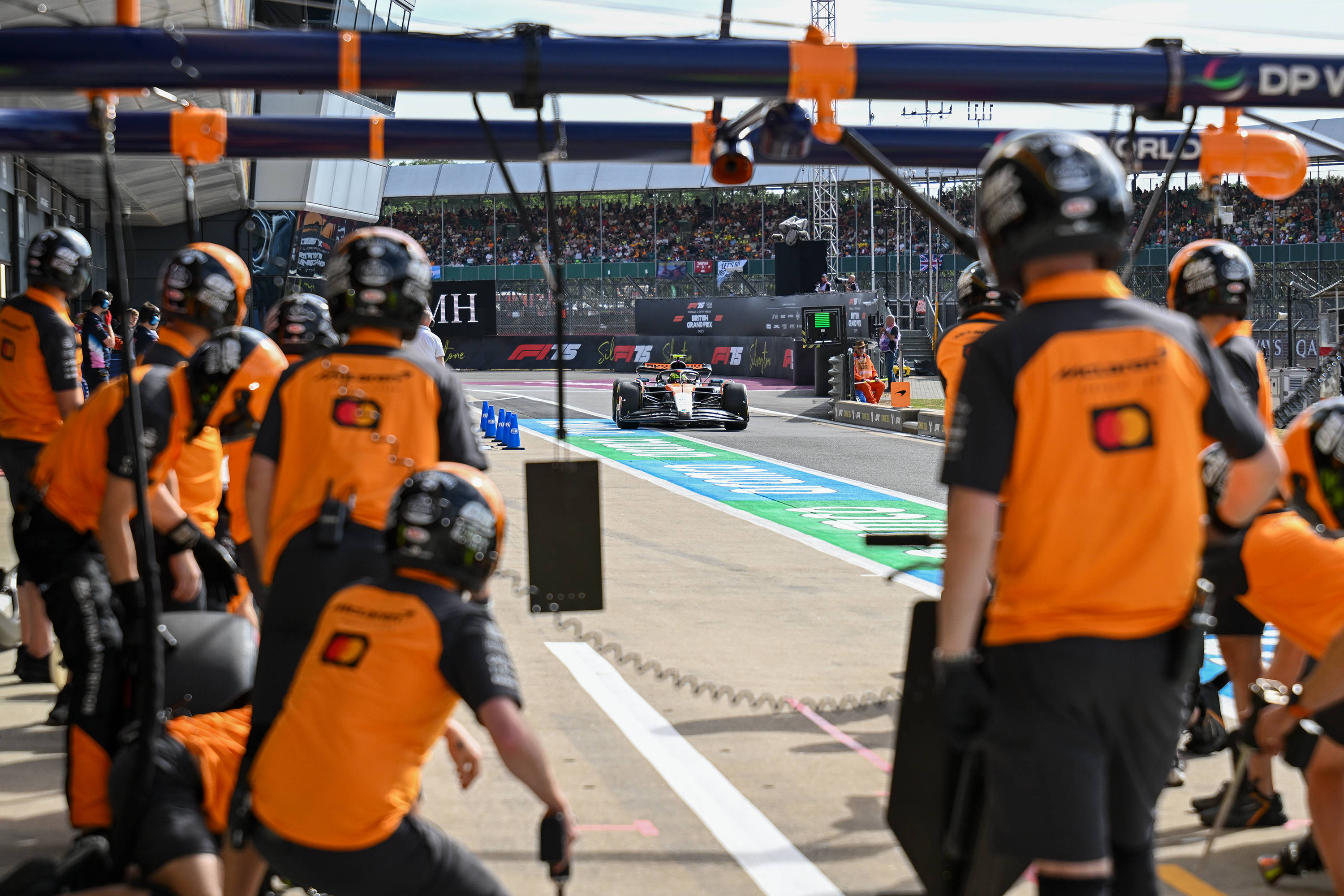 九游中国-包含红牛二队横扫梅赛德斯，勒克莱尔带队取胜的词条