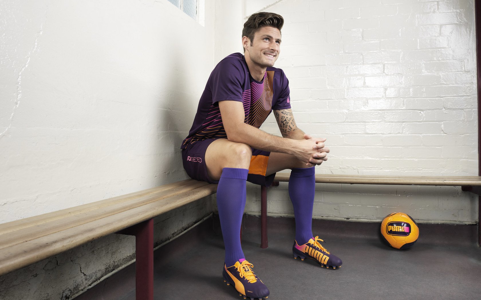 强行终结的争议与荣耀，乌克兰一球定乾坤，帕尔默关键一击终结哥伦比亚黑马之路